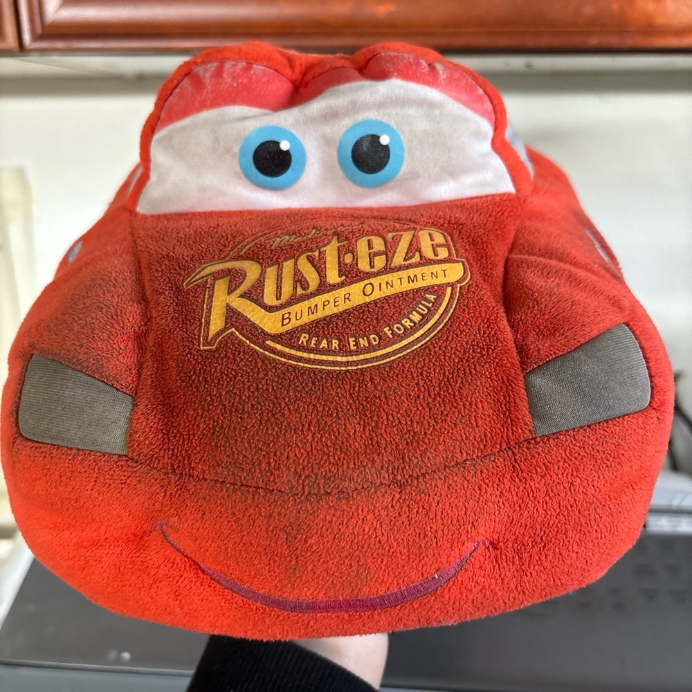 Lightning McQueen plushie!!